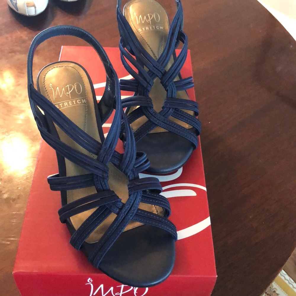 Navy Blue Impo sandals - never worn 6.5